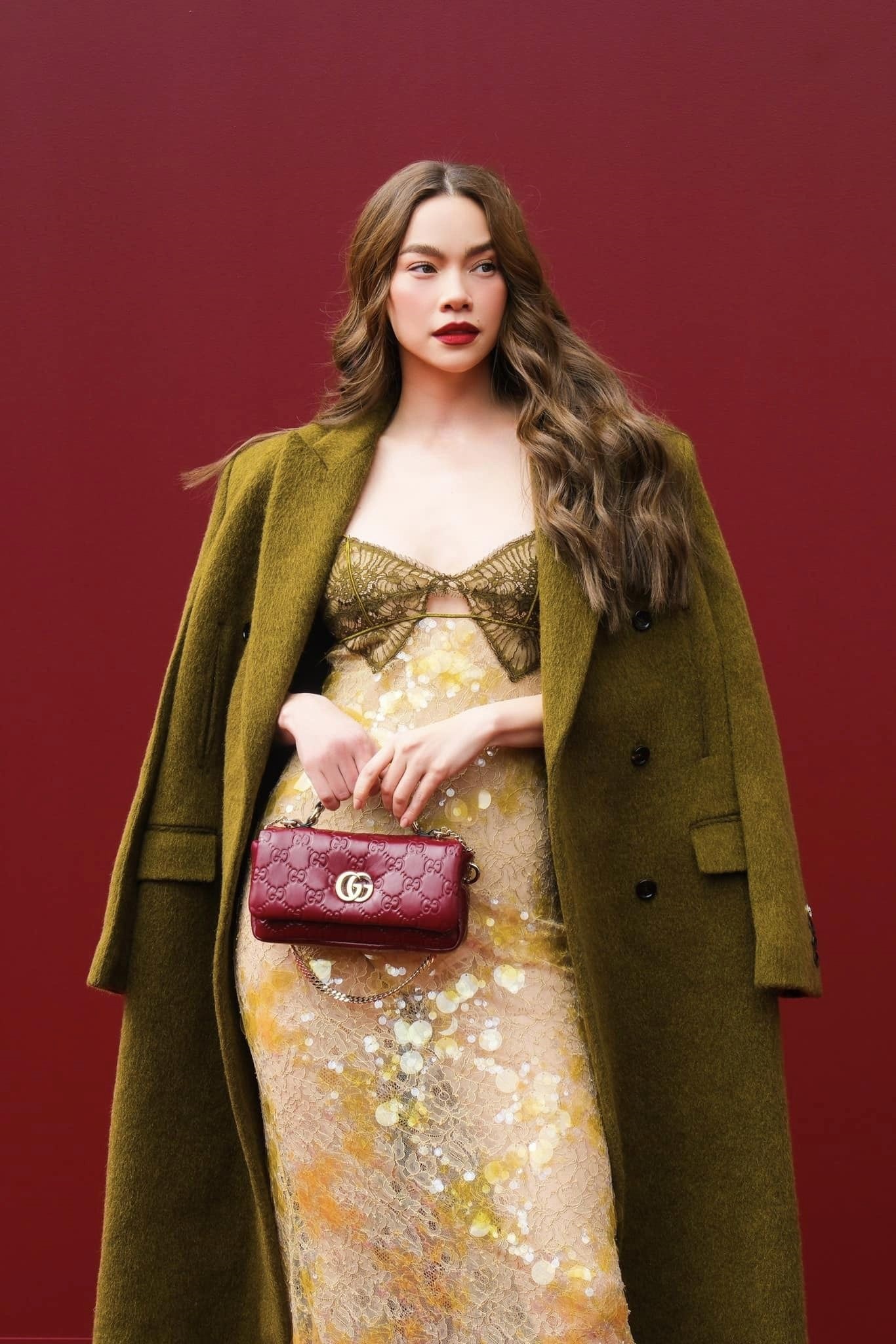 Hồ Ngọc Hà Gucci show quốc tế nhưng khán giả ngó lơ?